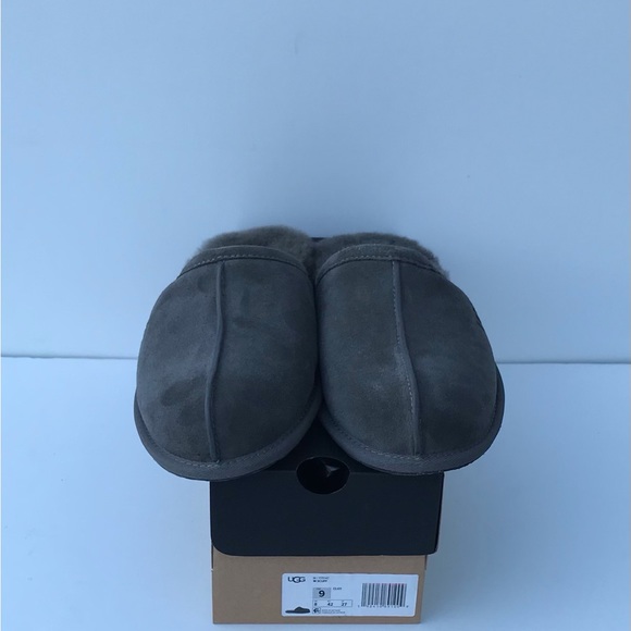 UGG Scuff Slippers